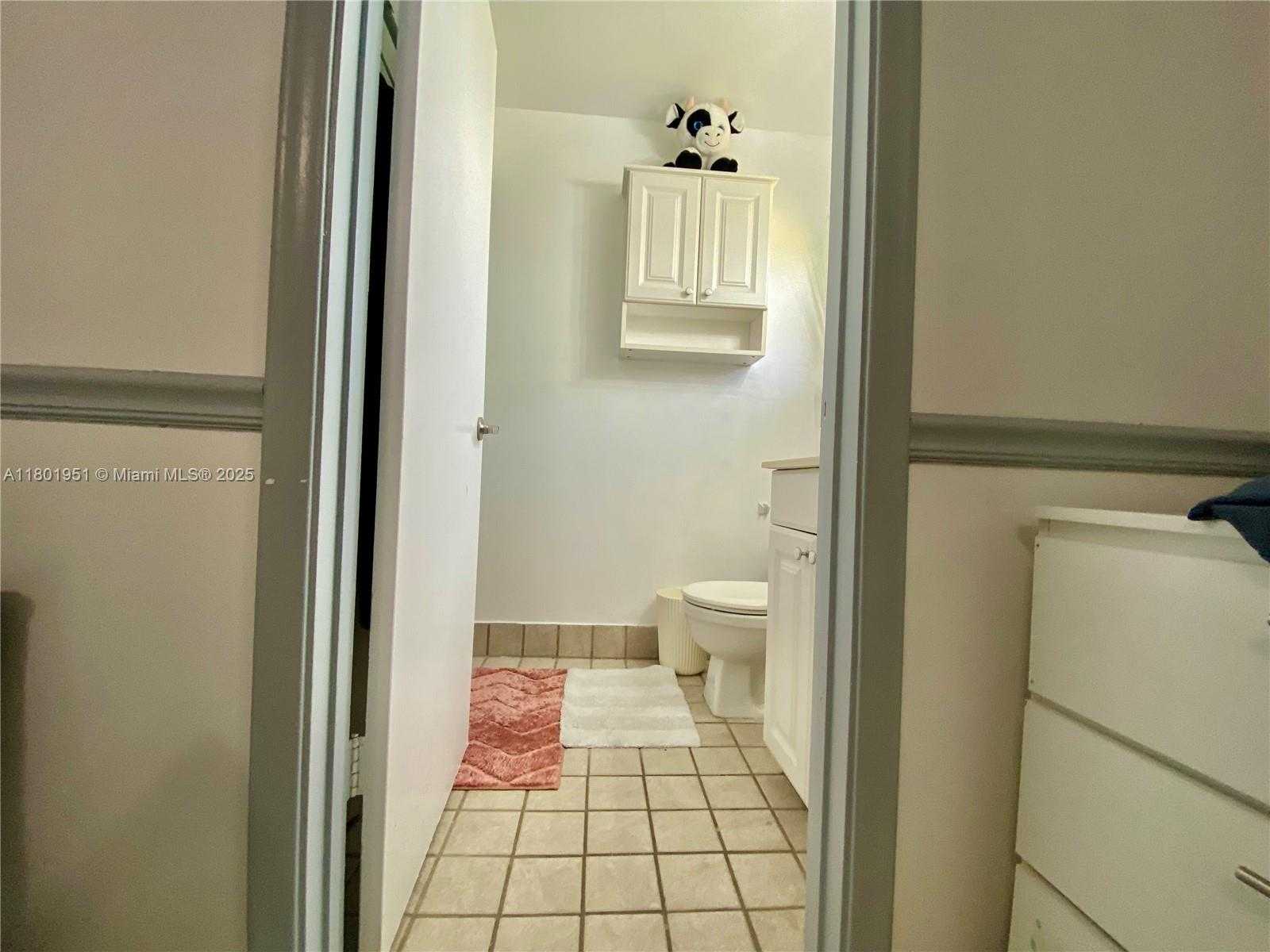 Small Image of 5017 SOUTH WEST 139TH PL, Miami Number 12