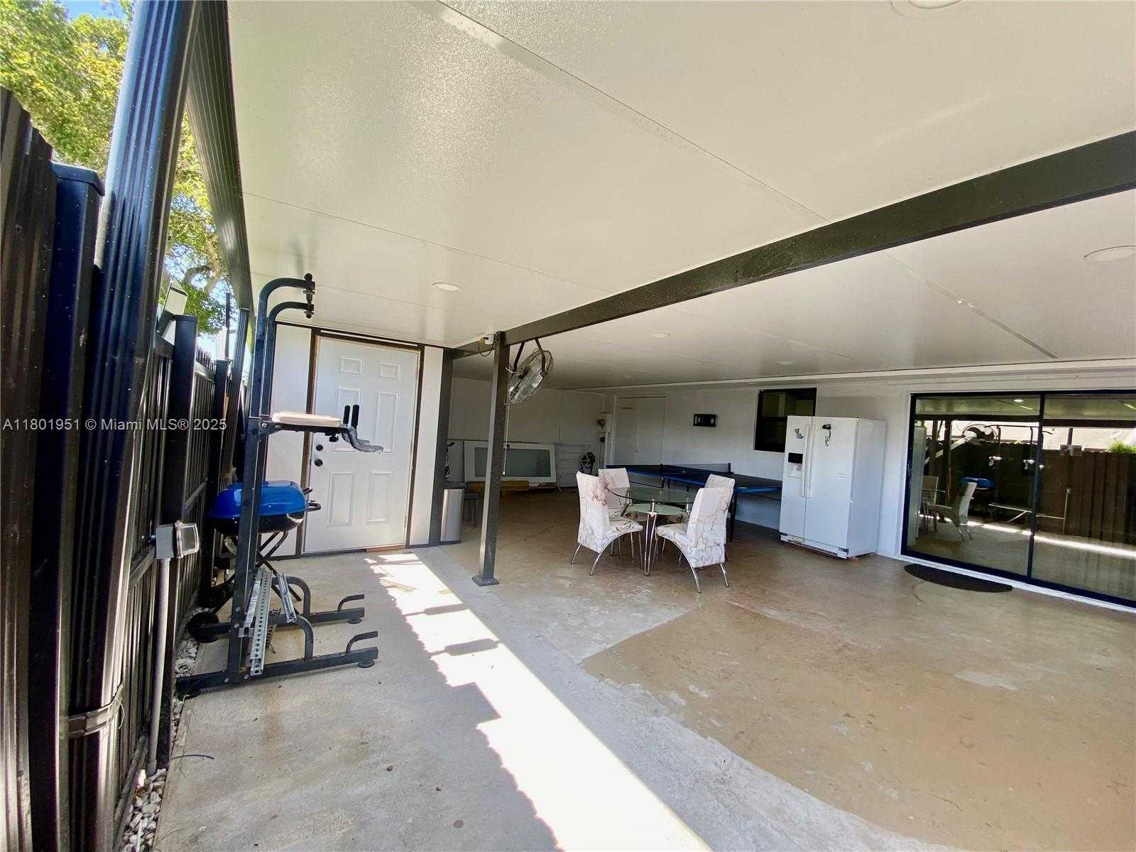 Small Image of 5017 SOUTH WEST 139TH PL, Miami Number 15
