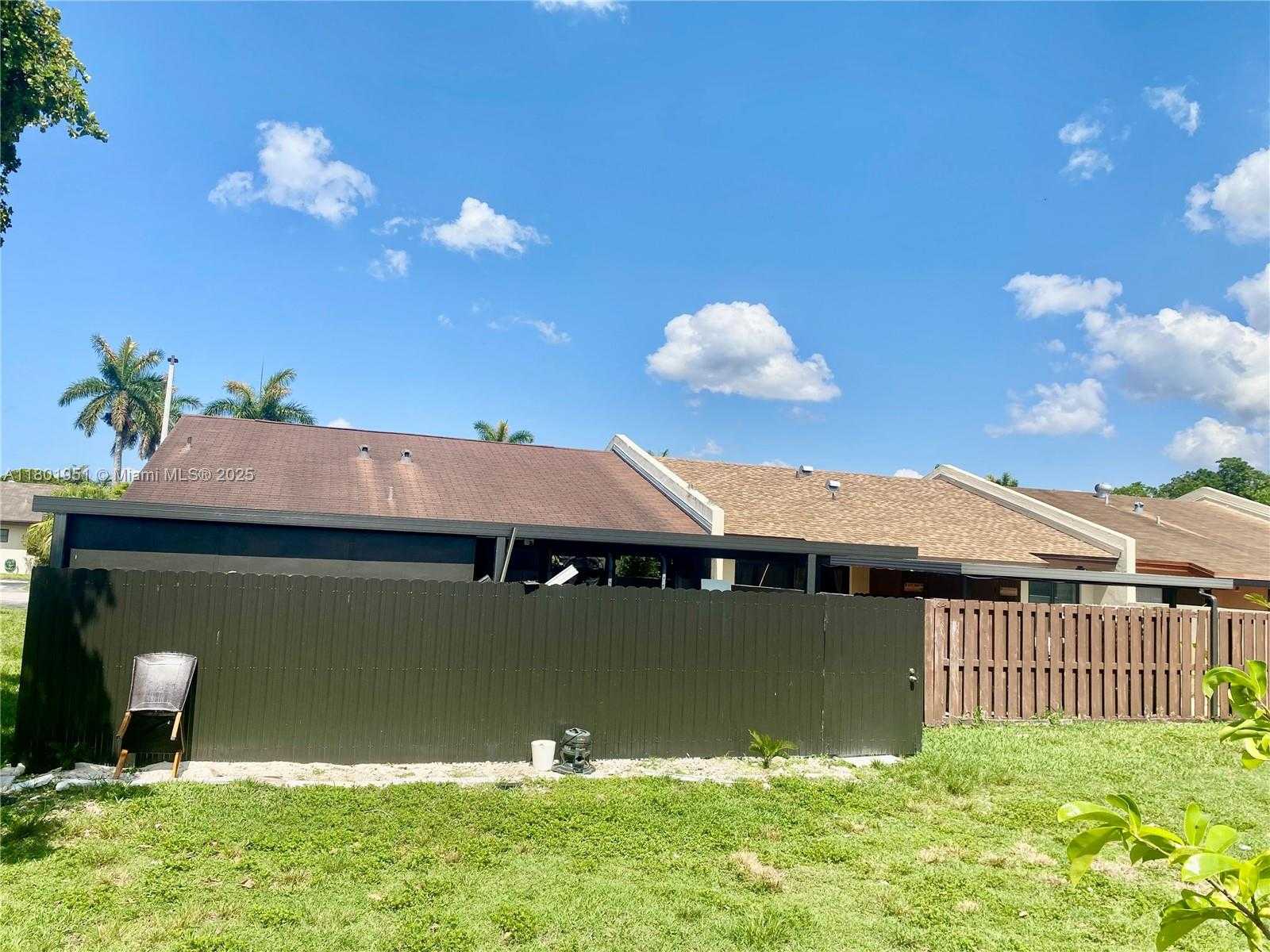 Small Image of 5017 SOUTH WEST 139TH PL, Miami Number 23