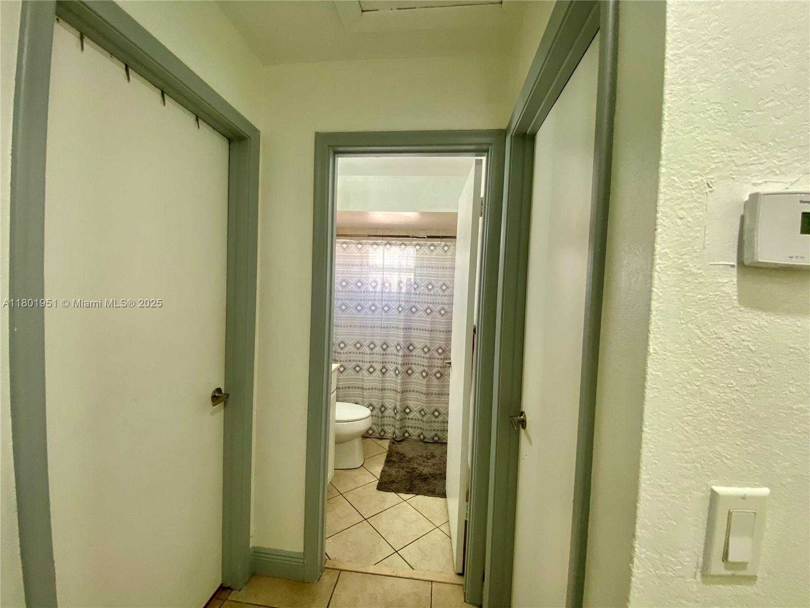 Small Image of 5017 SOUTH WEST 139TH PL, Miami Number 6