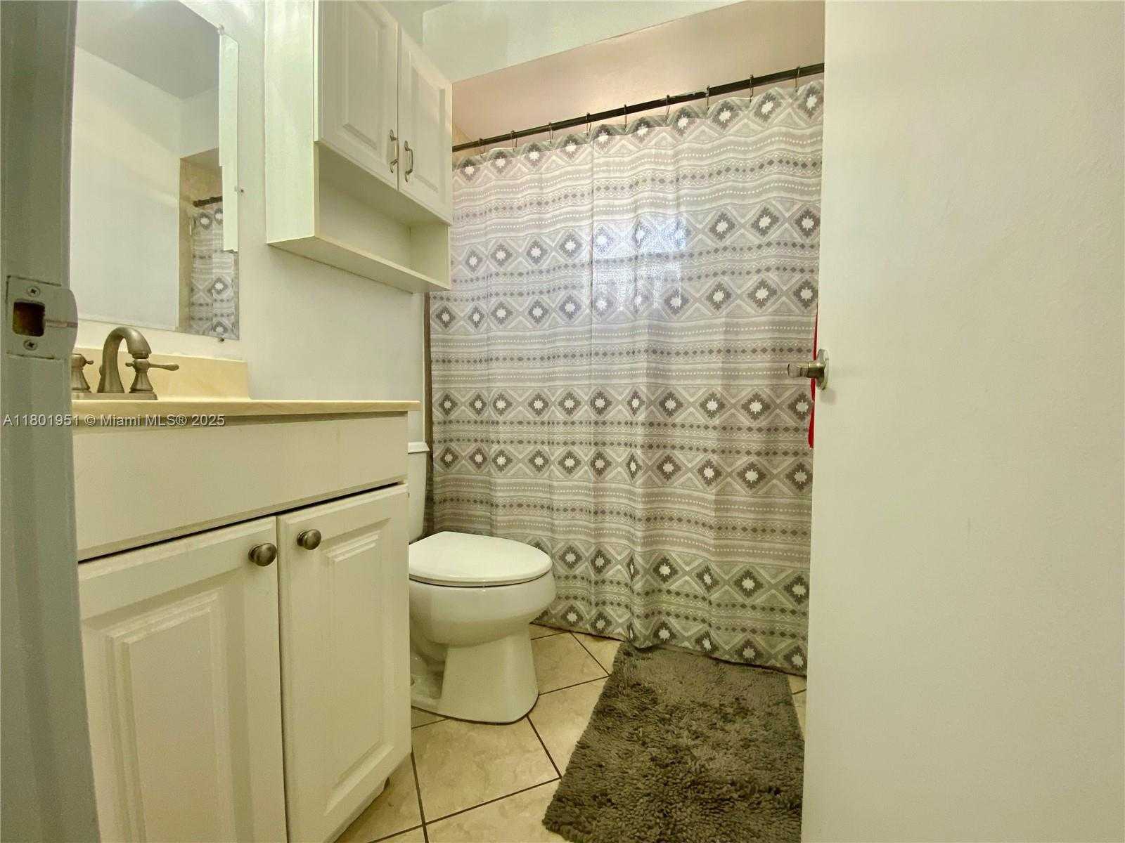 Small Image of 5017 SOUTH WEST 139TH PL, Miami Number 7