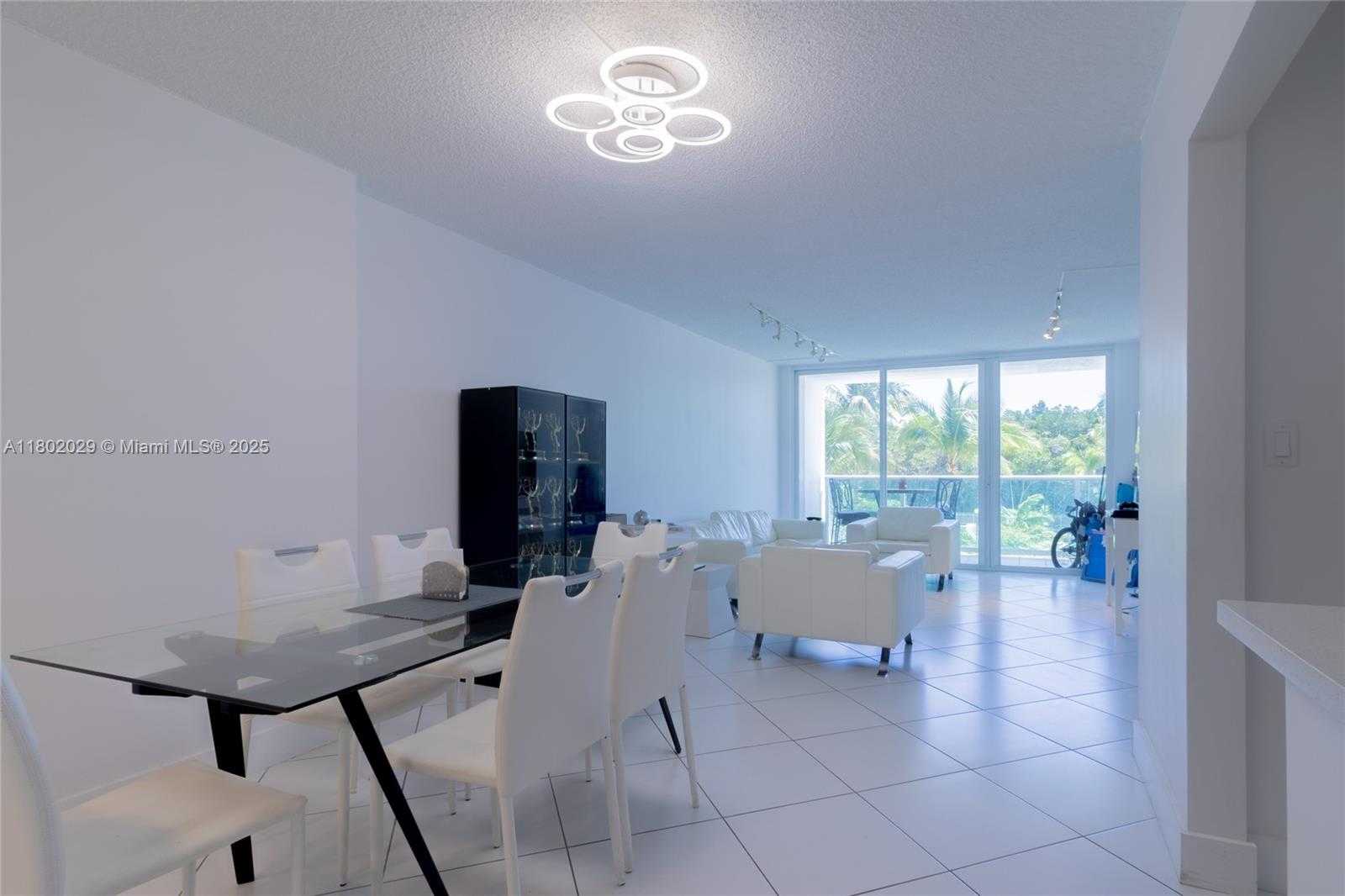 Small Image of 100 BAYVIEW DR #224, Sunny Isles Beach Number 21