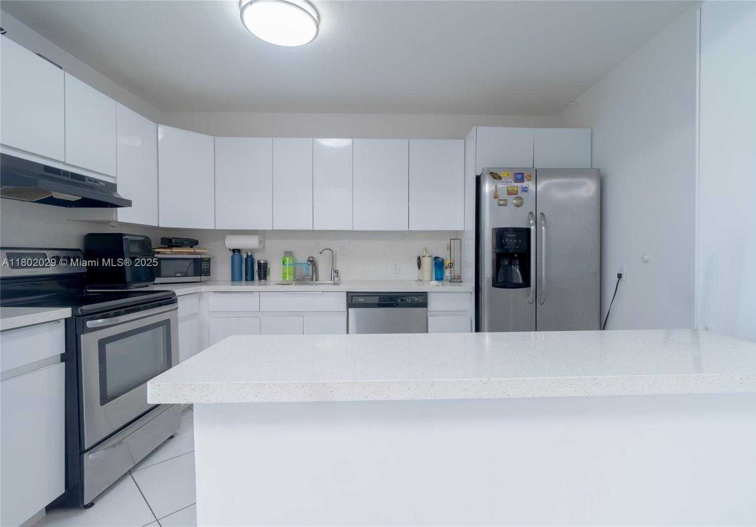 Small Image of 100 BAYVIEW DR #224, Sunny Isles Beach Number 22