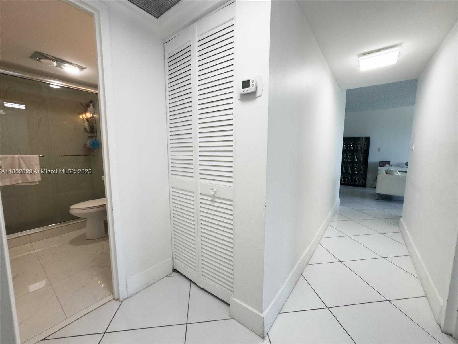 Small Image of 100 BAYVIEW DR #224, Sunny Isles Beach Number 28
