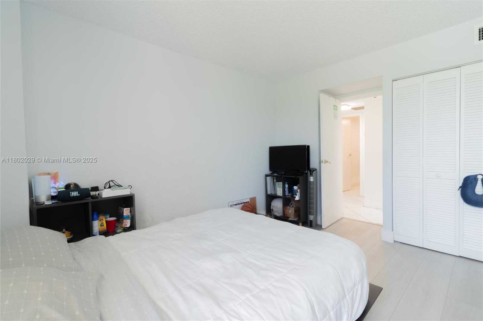 Small Image of 100 BAYVIEW DR #224, Sunny Isles Beach Number 37