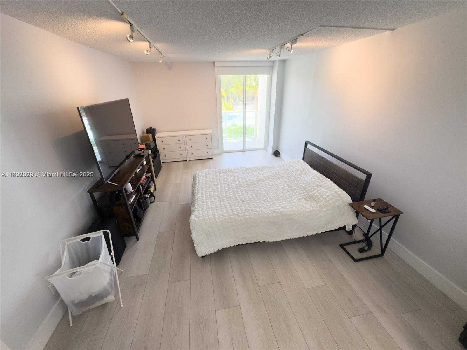 Small Image of 100 BAYVIEW DR #224, Sunny Isles Beach Number 38