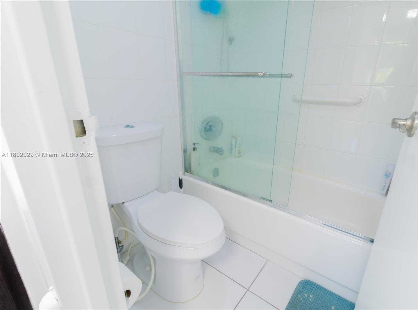 Small Image of 100 BAYVIEW DR #224, Sunny Isles Beach Number 41