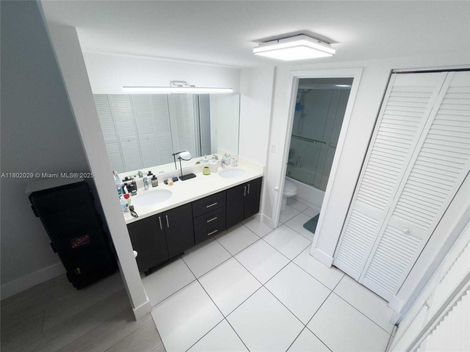 Small Image of 100 BAYVIEW DR #224, Sunny Isles Beach Number 47