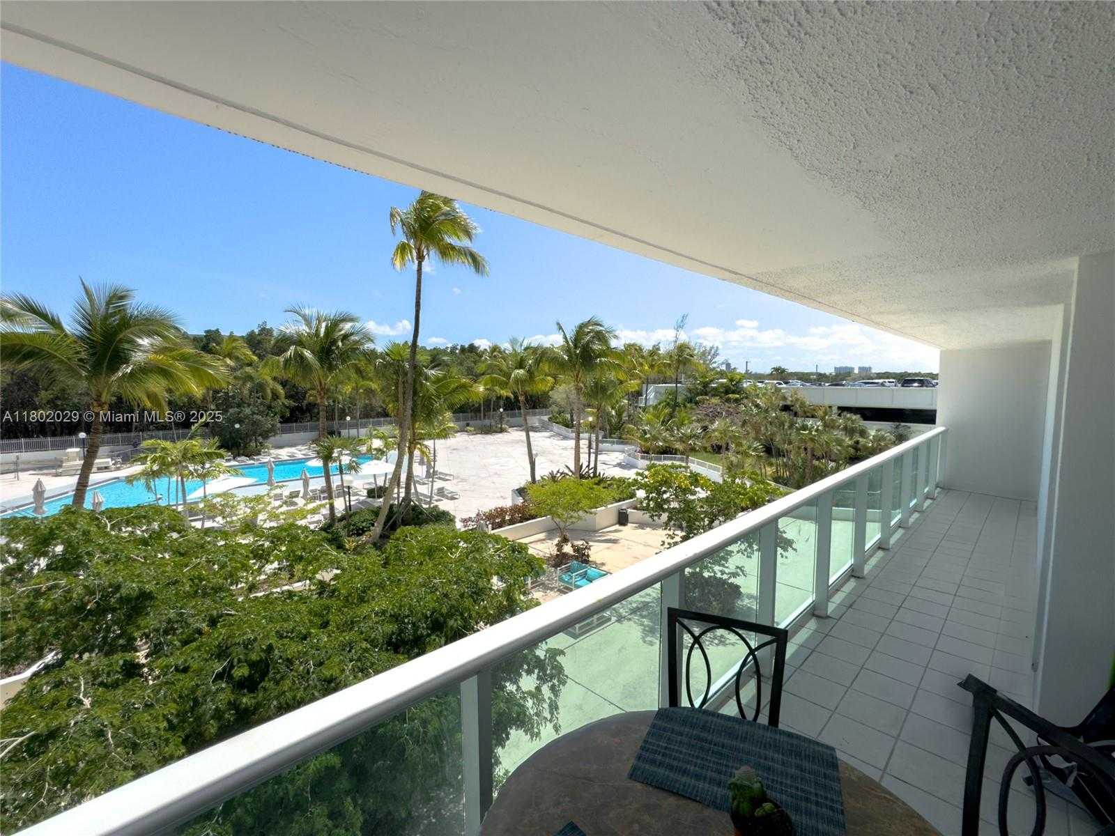 Small Image of 100 BAYVIEW DR #224, Sunny Isles Beach Number 6