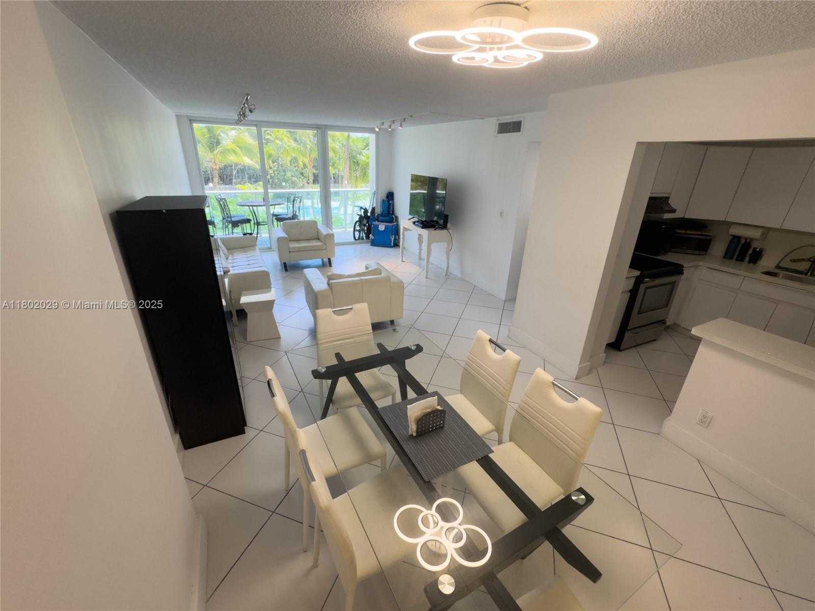 Small Image of 100 BAYVIEW DR #224, Sunny Isles Beach Number 7