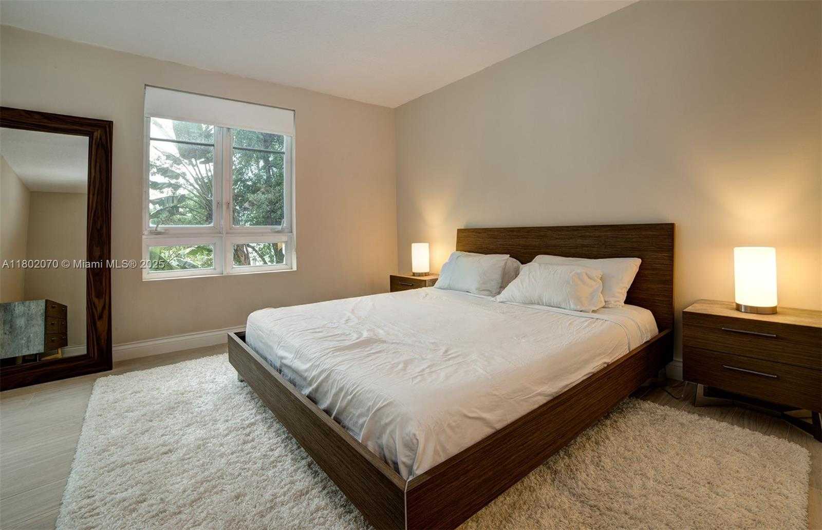 Small Image of 3540 MAIN HWY #203, Coconut Grove Number 12