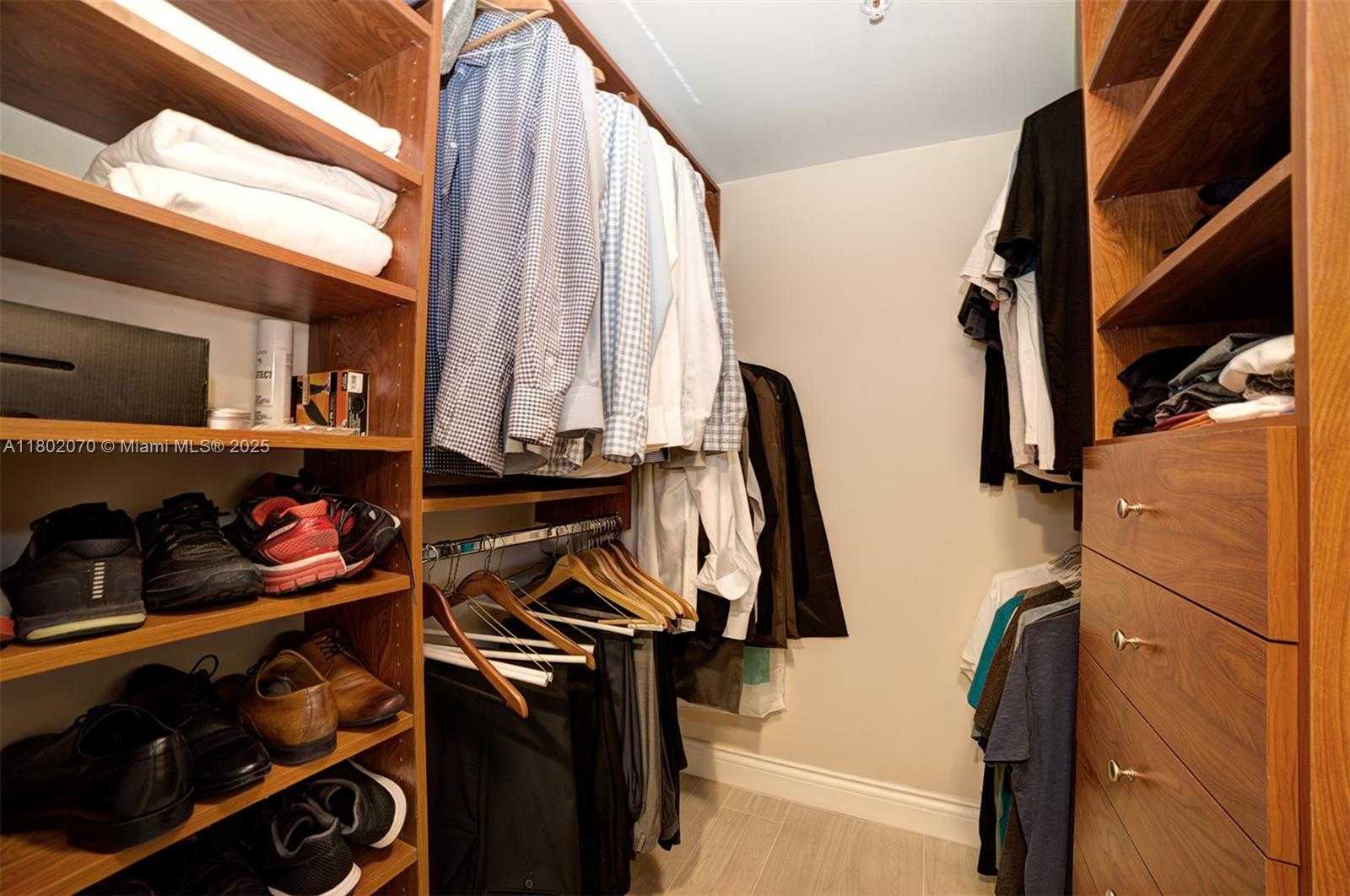 Small Image of 3540 MAIN HWY #203, Coconut Grove Number 14