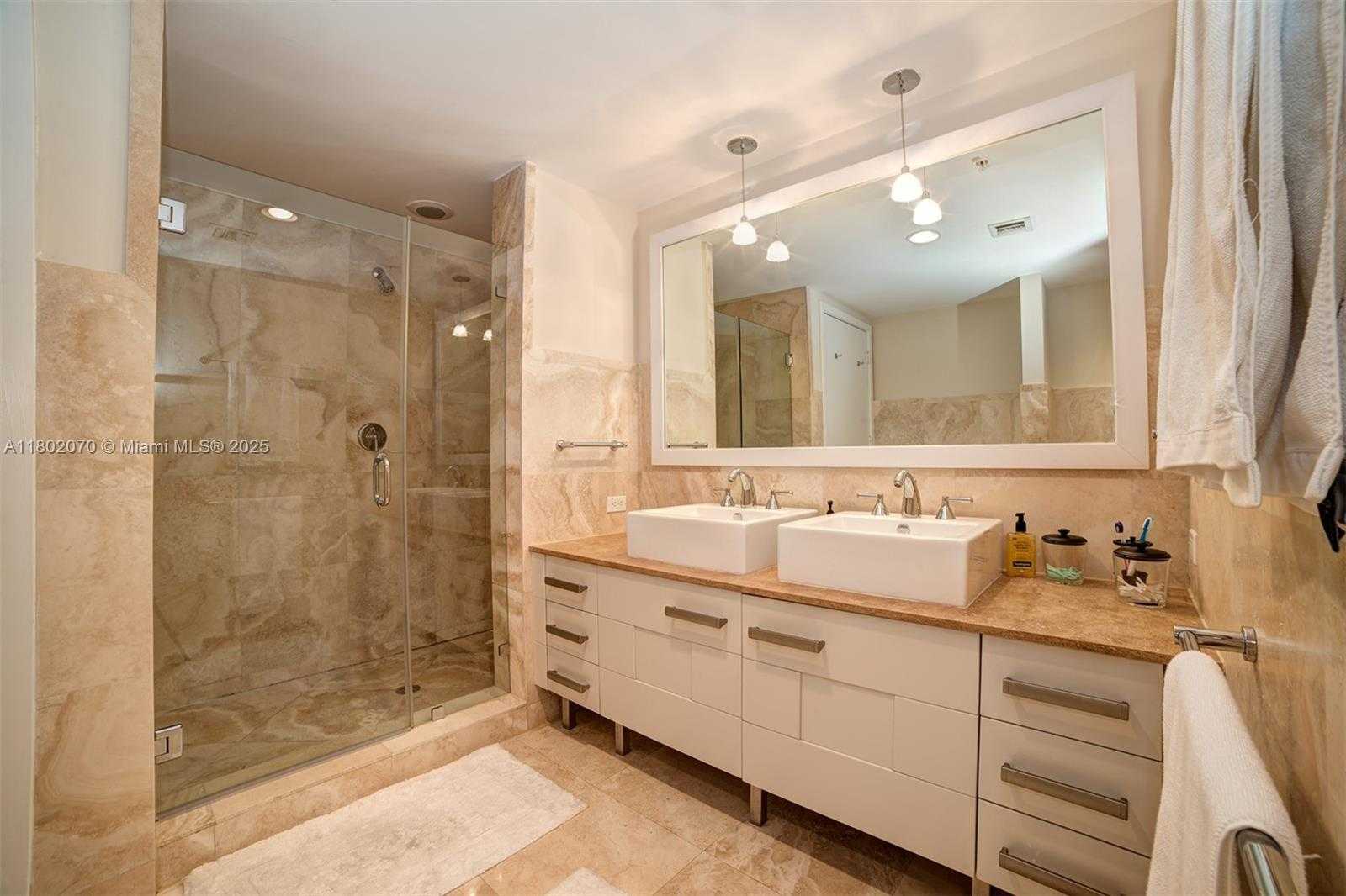 Small Image of 3540 MAIN HWY #203, Coconut Grove Number 17