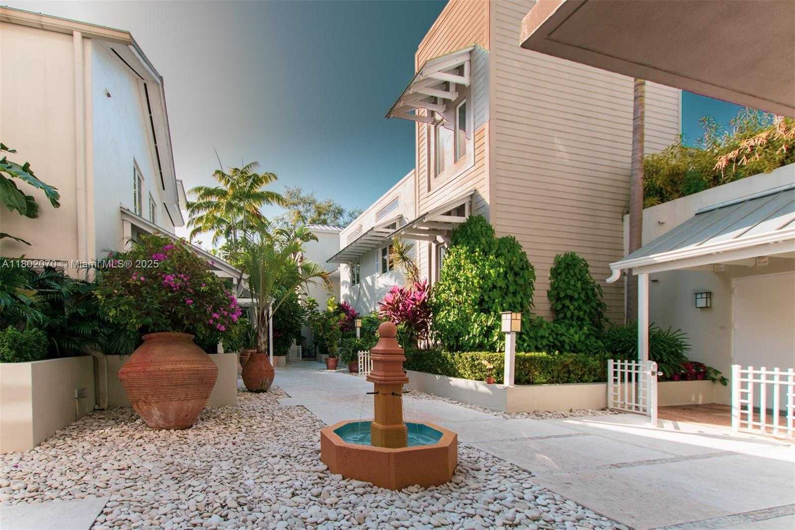 Small Image of 3540 MAIN HWY #203, Coconut Grove Number 18