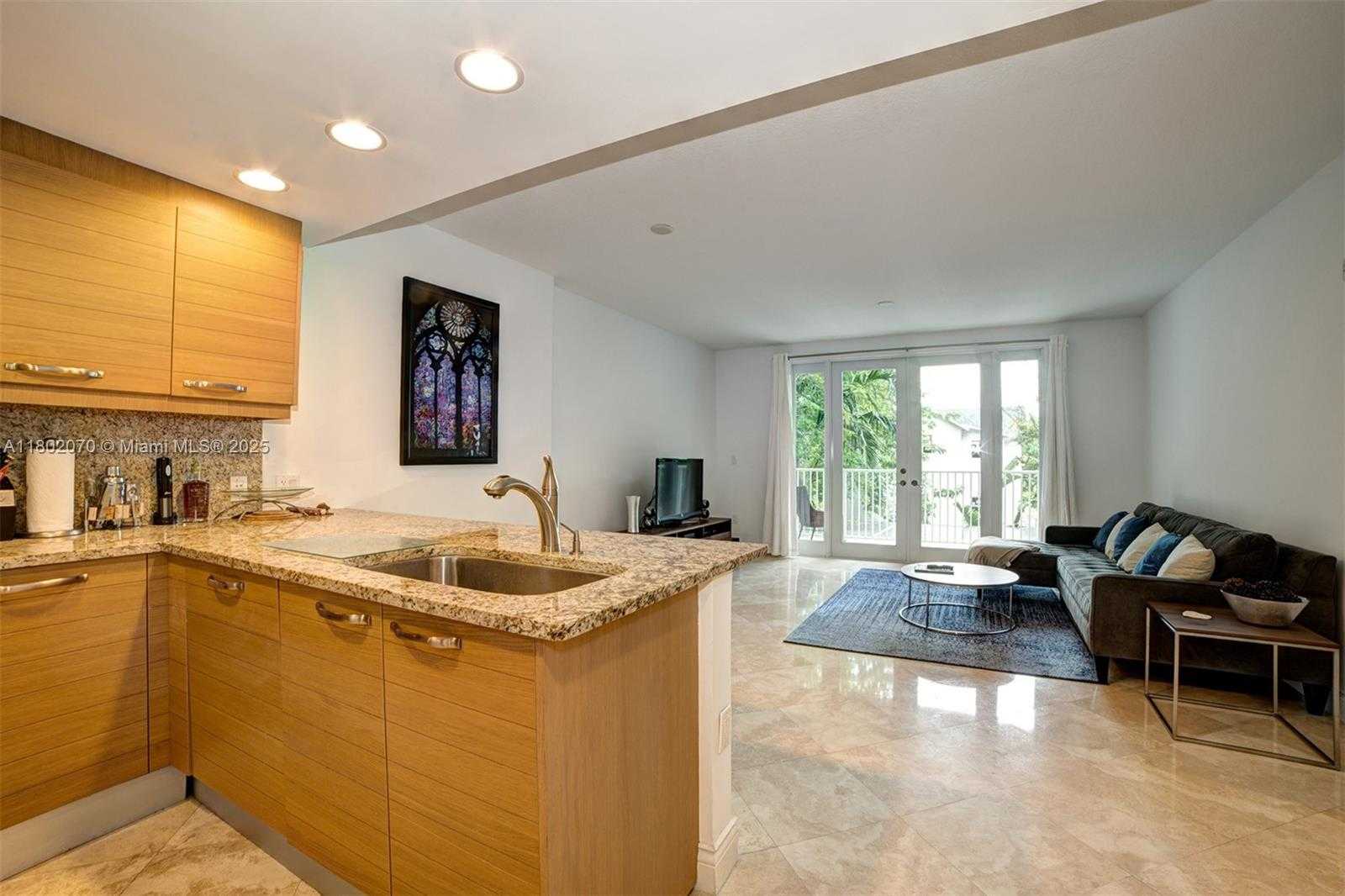 Small Image of 3540 MAIN HWY #203, Coconut Grove Number 2