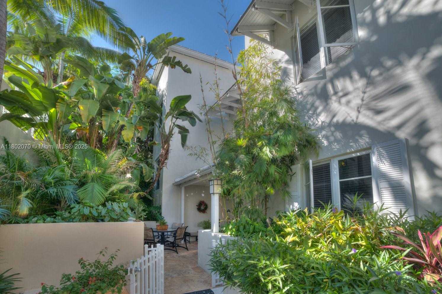 Small Image of 3540 MAIN HWY #203, Coconut Grove Number 27
