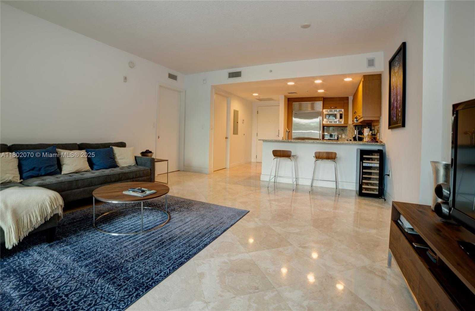 Small Image of 3540 MAIN HWY #203, Coconut Grove Number 5