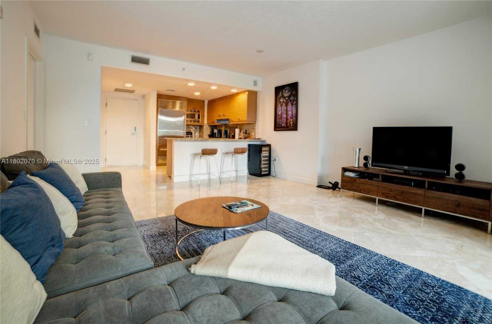 Small Image of 3540 MAIN HWY #203, Coconut Grove Number 6