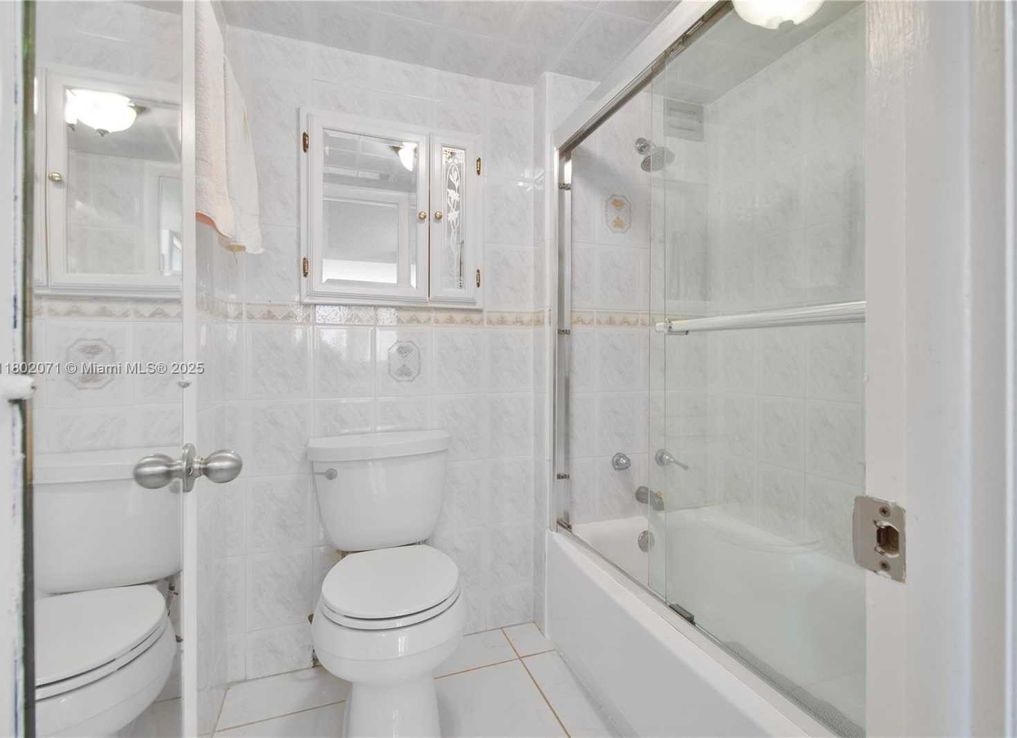Small Image of 5838 COLLINS AVE #2H, Miami Beach Number 13