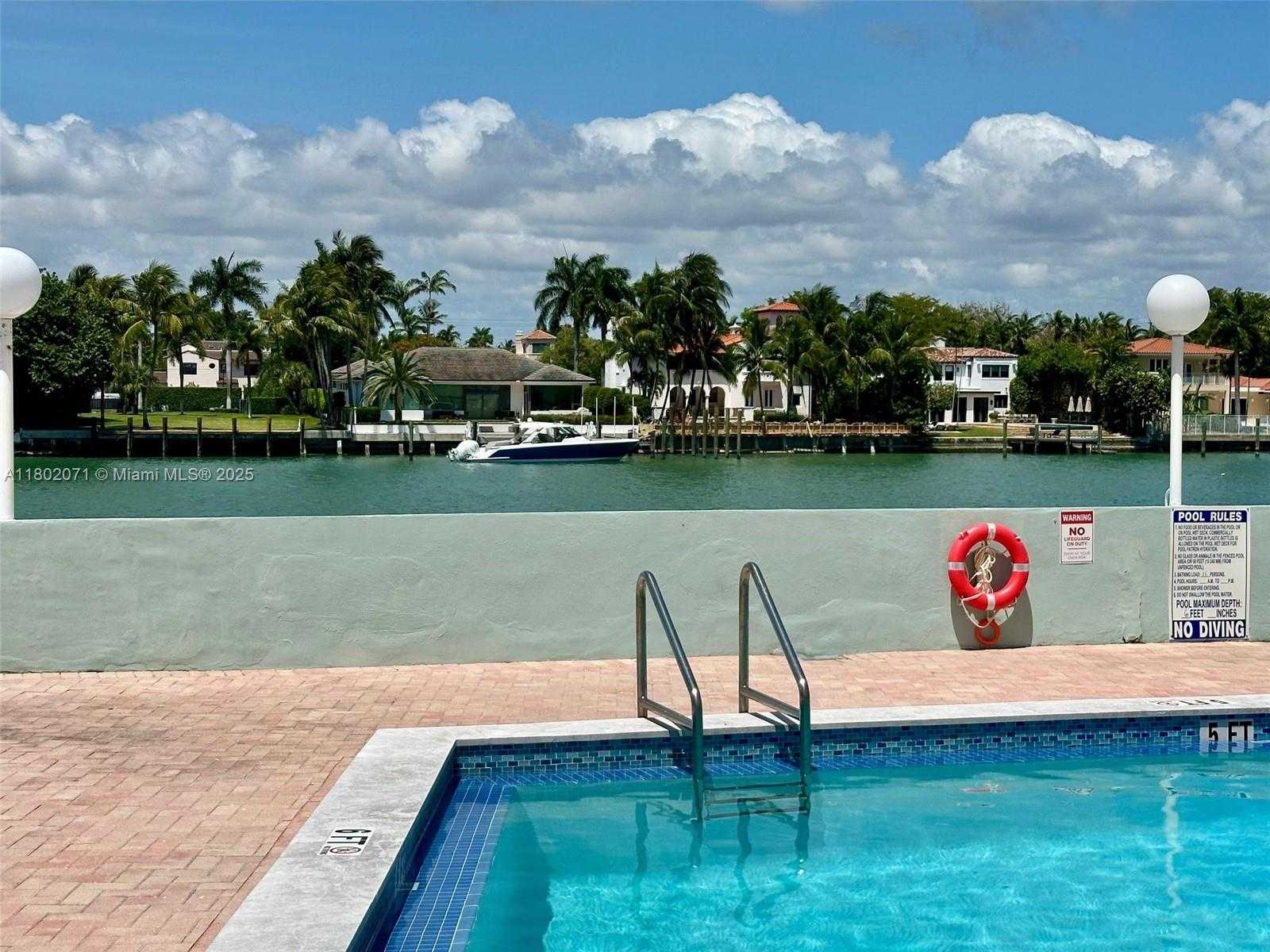 Small Image of 5838 COLLINS AVE #2H, Miami Beach Number 4