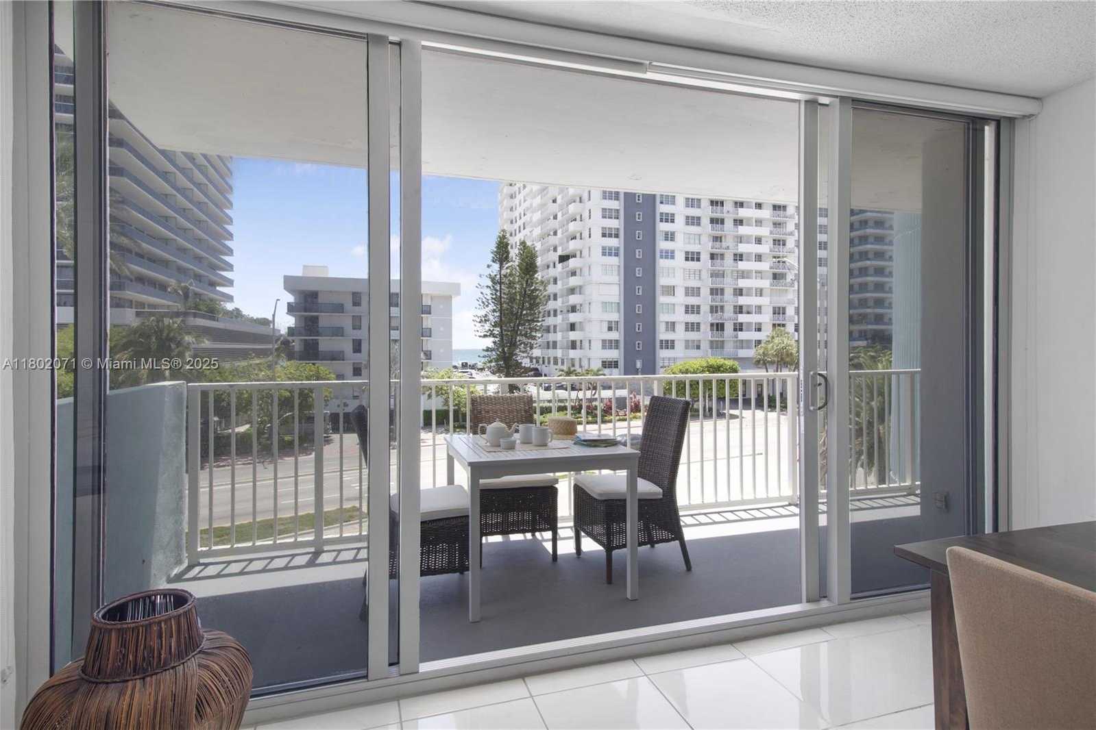 Small Image of 5838 COLLINS AVE #2H, Miami Beach Number 7