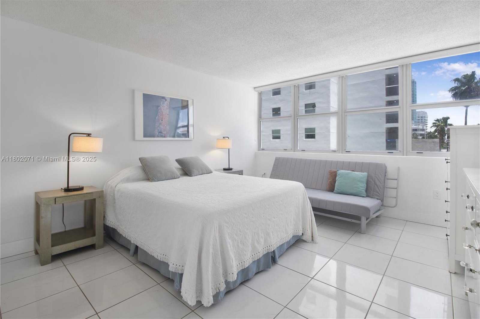 Small Image of 5838 COLLINS AVE #2H, Miami Beach Number 8
