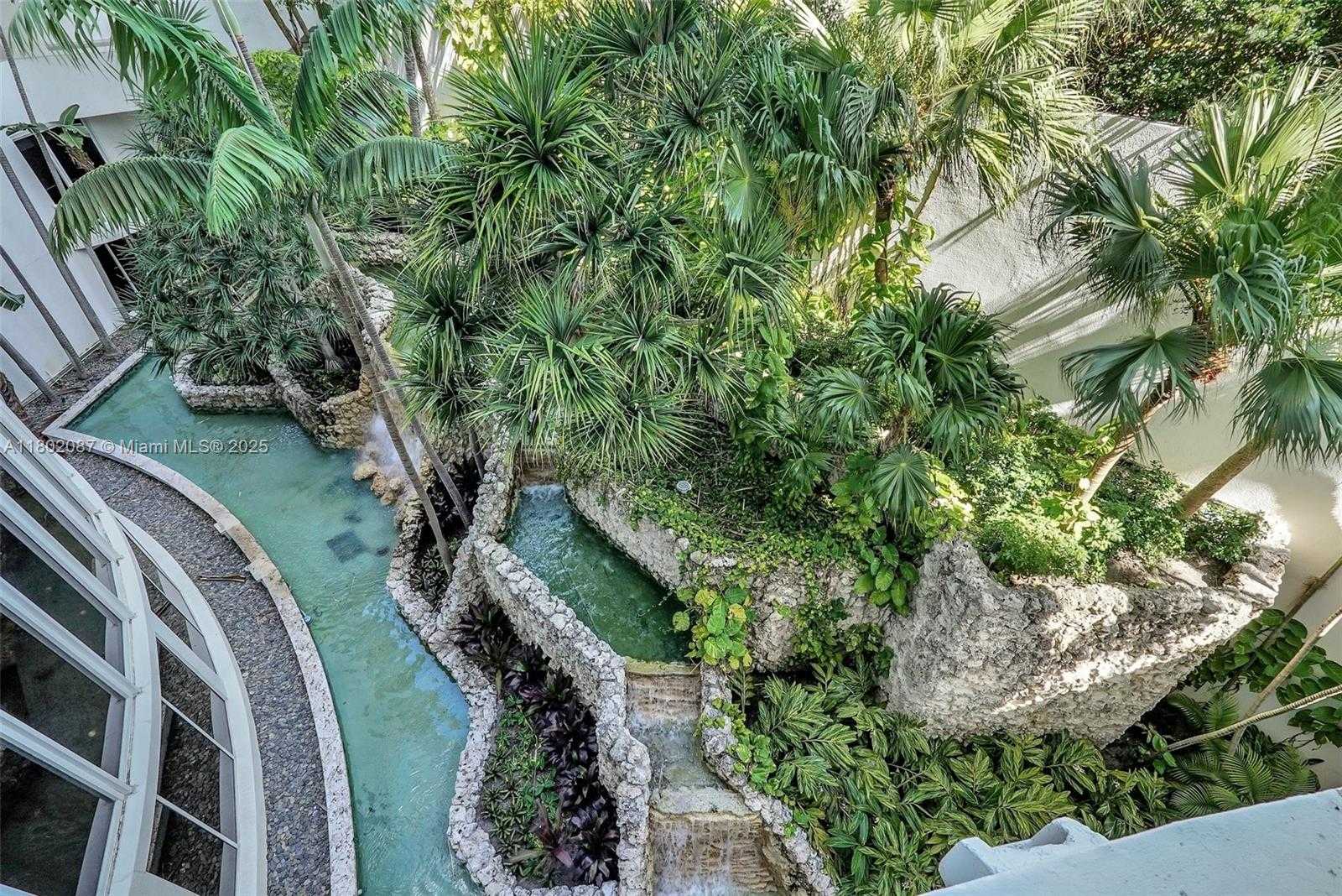 Small Image of 21200 POINT PL #403, Aventura Number 8