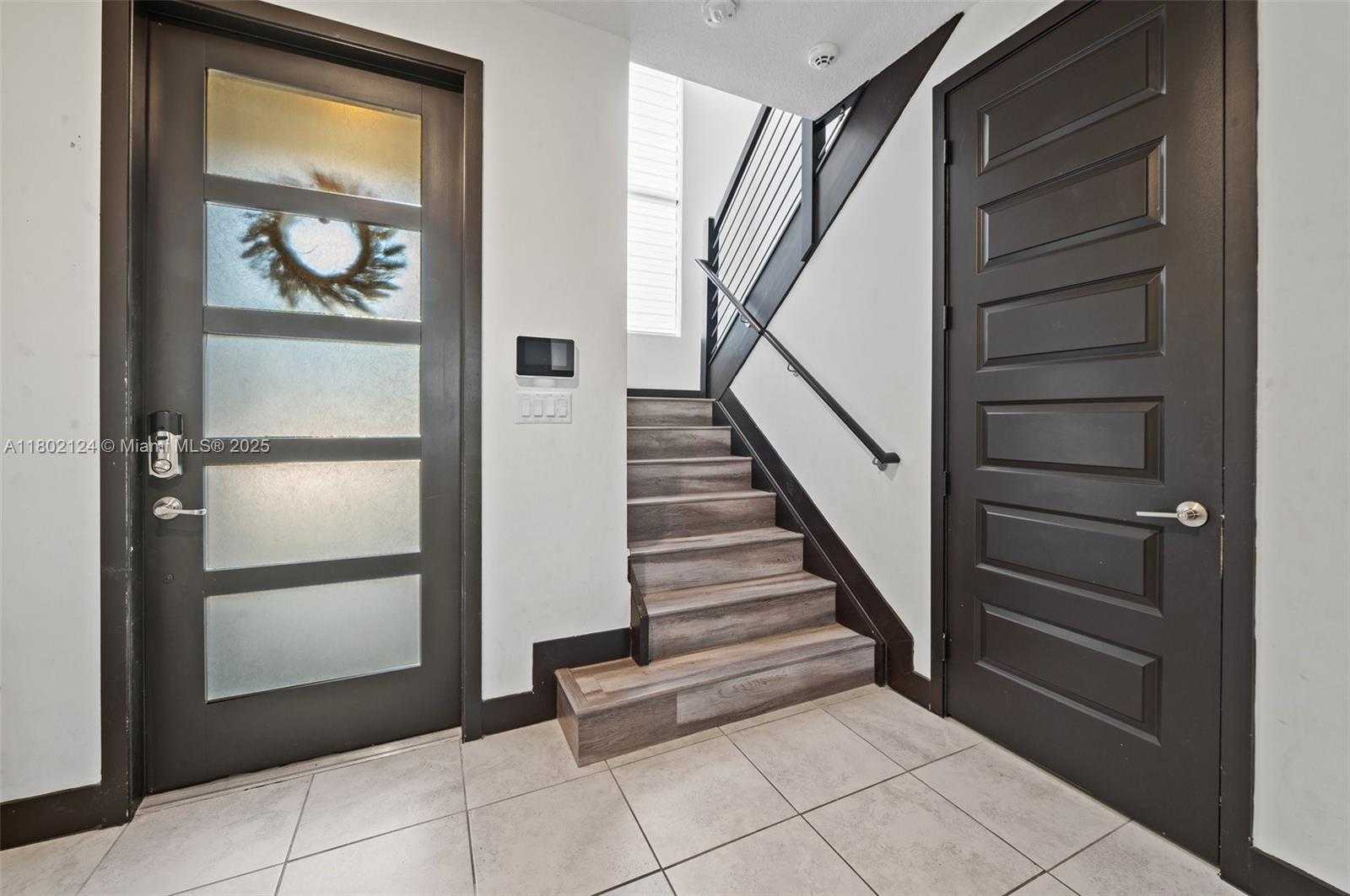 Small Image of 15776 NW 91st Ct, Miami Lakes, FL 33016, USA Number 19