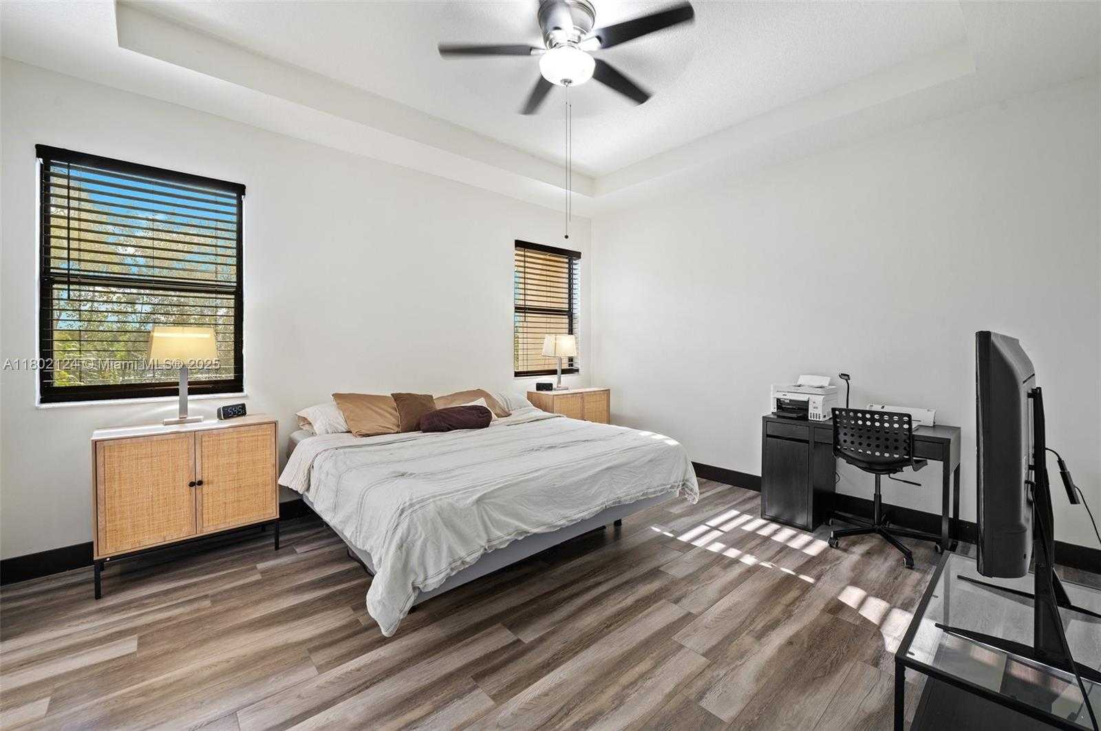 Small Image of 15776 NW 91st Ct, Miami Lakes, FL 33016, USA Number 22