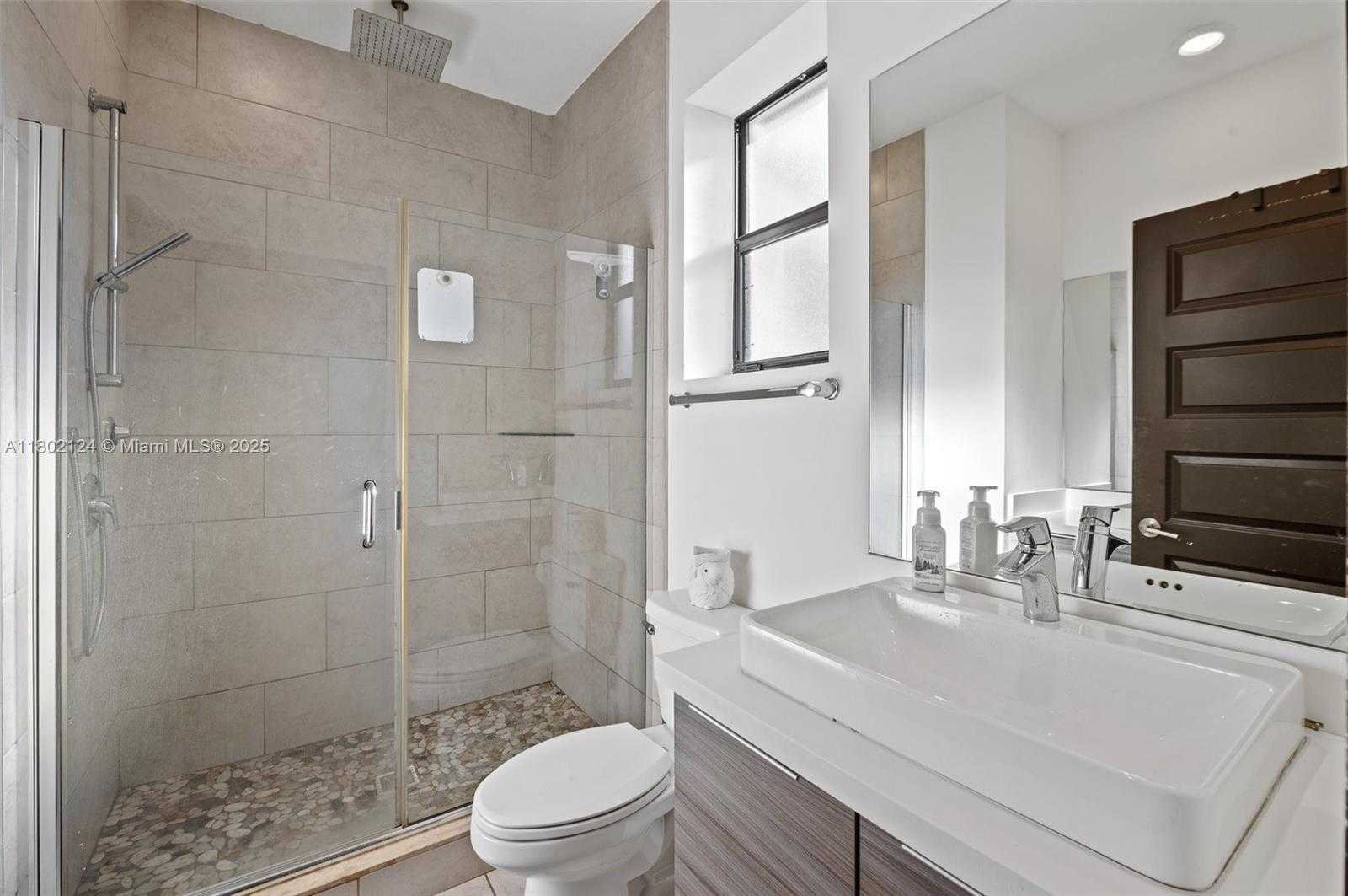 Small Image of 15776 NW 91st Ct, Miami Lakes, FL 33016, USA Number 24