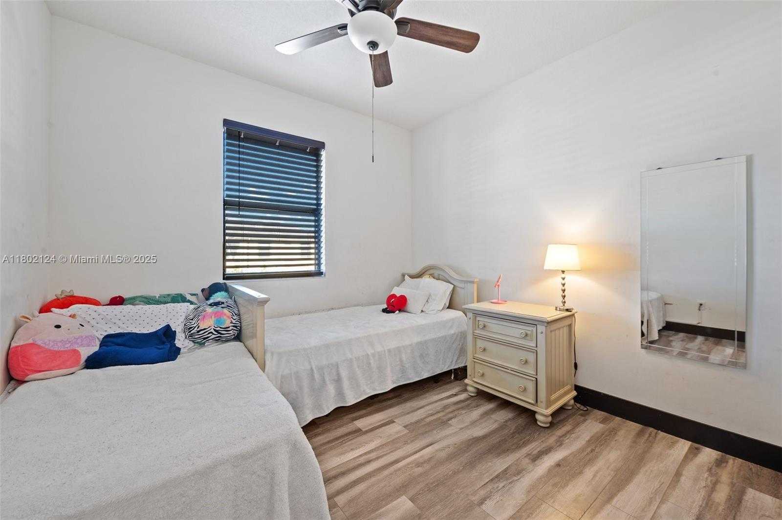 Small Image of 15776 NW 91st Ct, Miami Lakes, FL 33016, USA Number 26