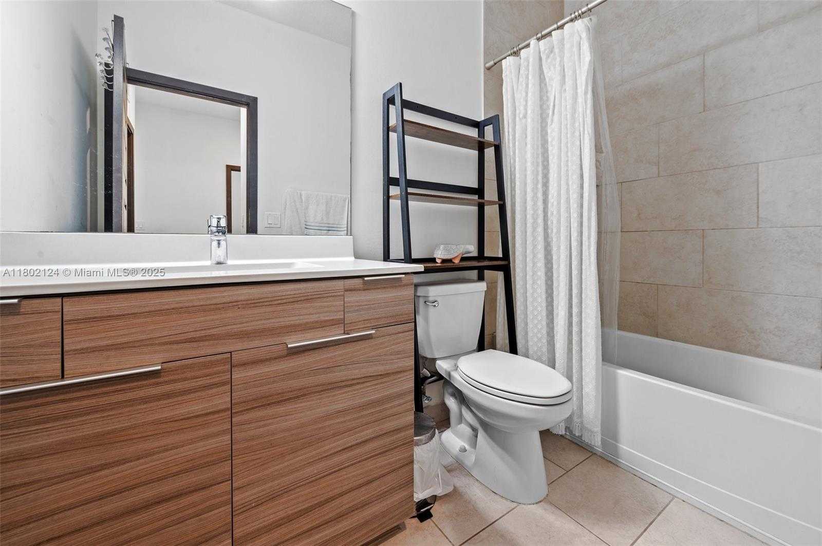 Small Image of 15776 NW 91st Ct, Miami Lakes, FL 33016, USA Number 28