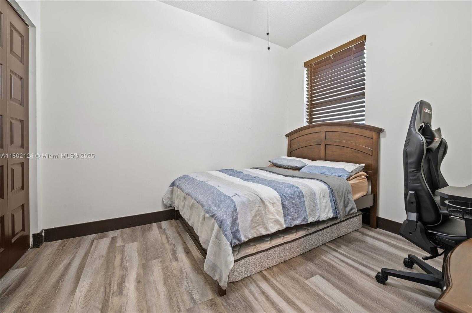 Small Image of 15776 NW 91st Ct, Miami Lakes, FL 33016, USA Number 30