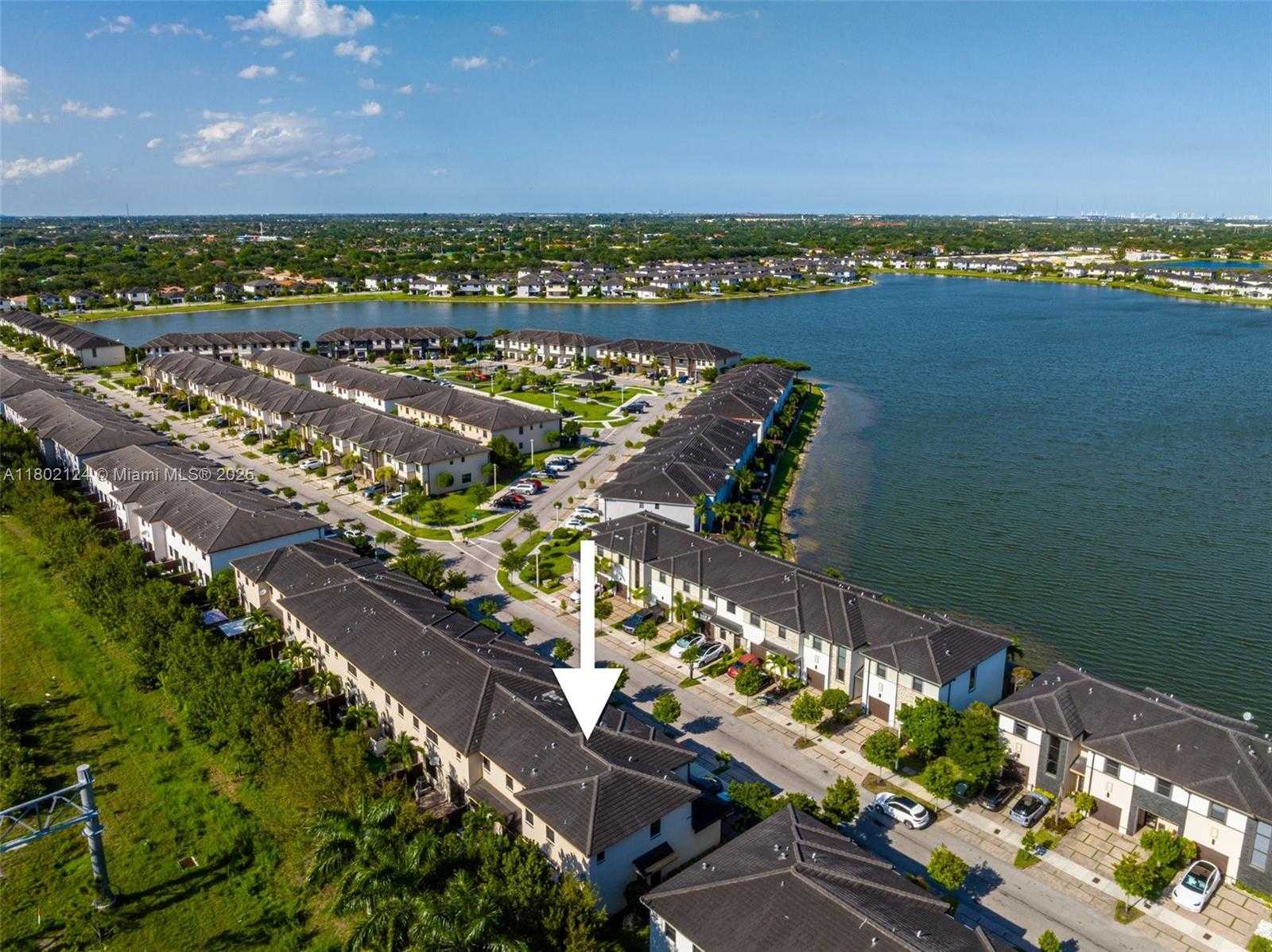 Small Image of 15776 NW 91st Ct, Miami Lakes, FL 33016, USA Number 7