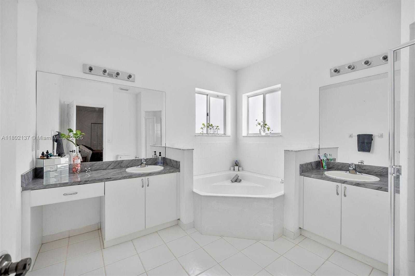 Small Image of 2350 SOUTH EAST 19TH CT, Homestead Number 17