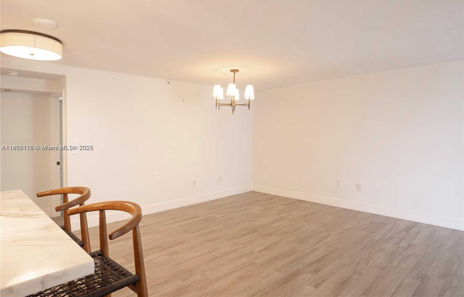 Small Image of 6061 COLLINS AVE #7D, Miami Beach Number 13