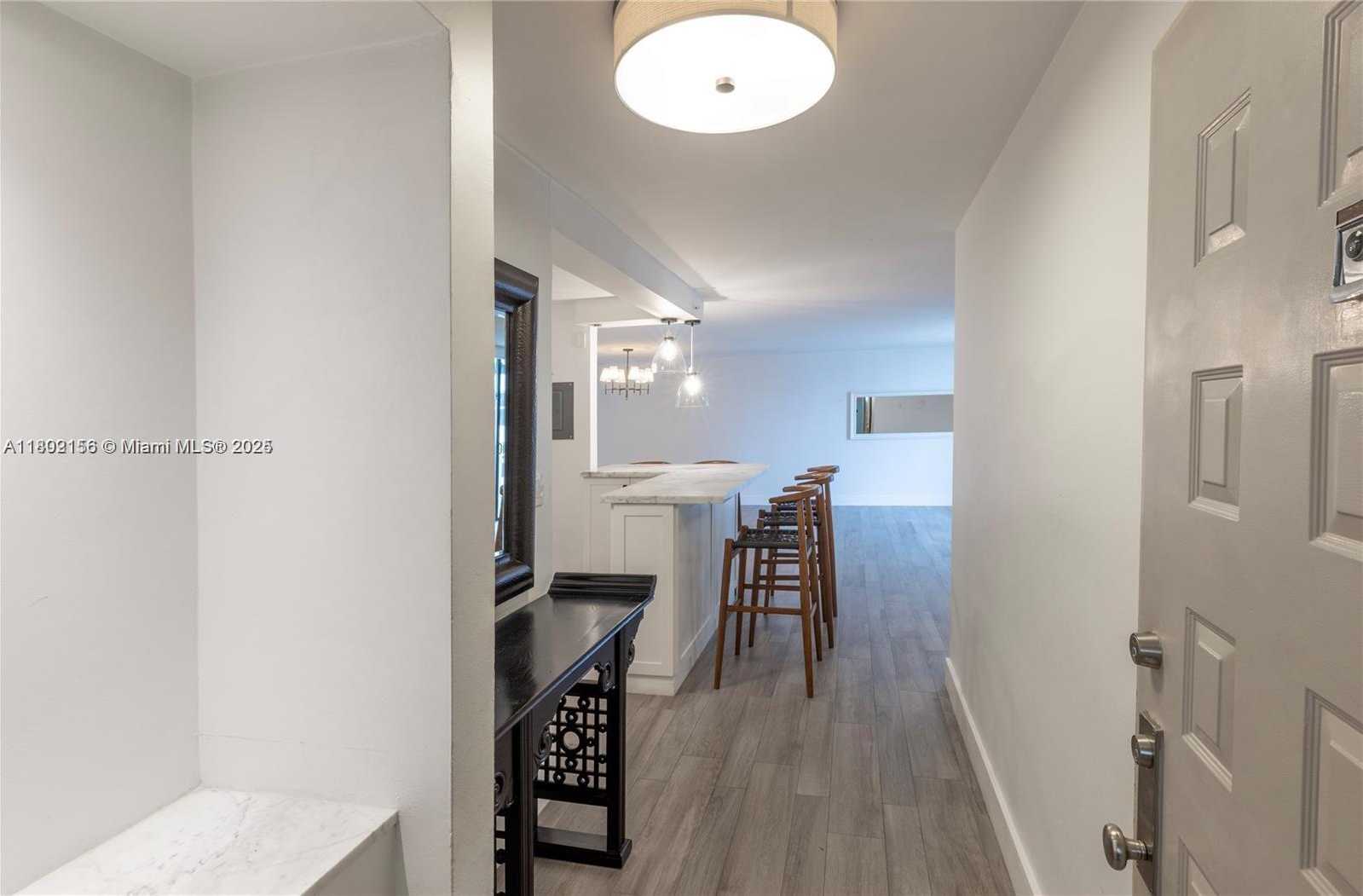 Small Image of 6061 COLLINS AVE #7D, Miami Beach Number 15