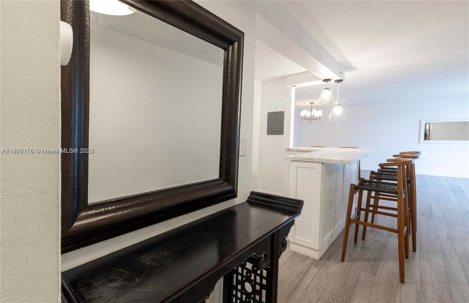 Small Image of 6061 COLLINS AVE #7D, Miami Beach Number 16