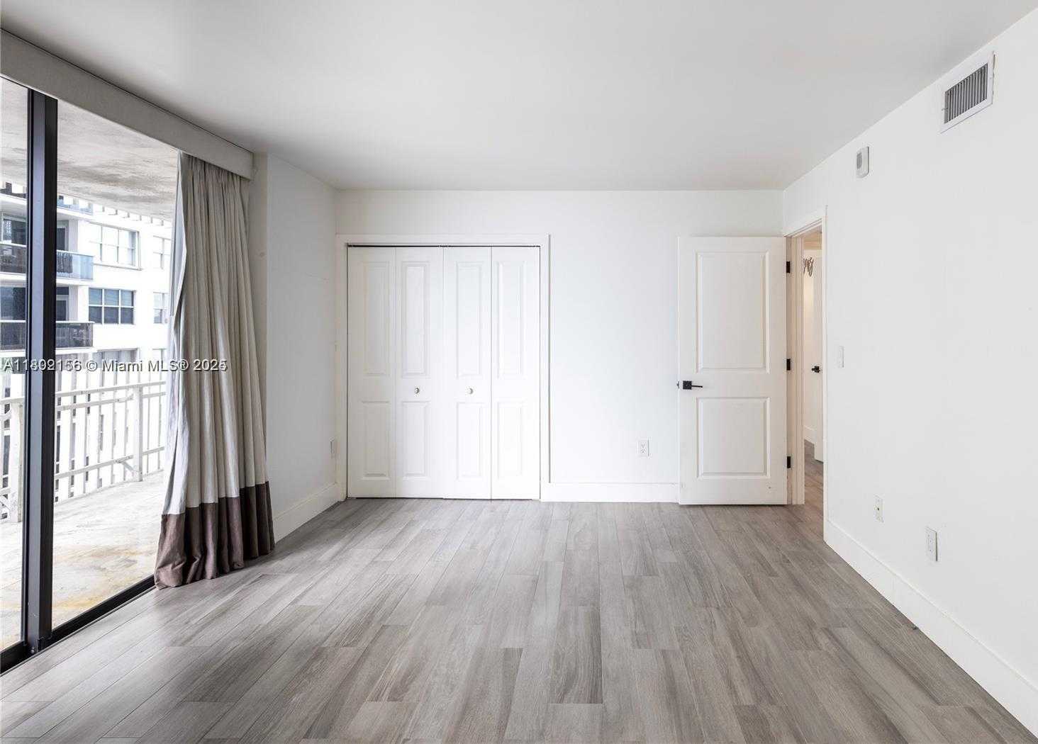 Small Image of 6061 COLLINS AVE #7D, Miami Beach Number 18