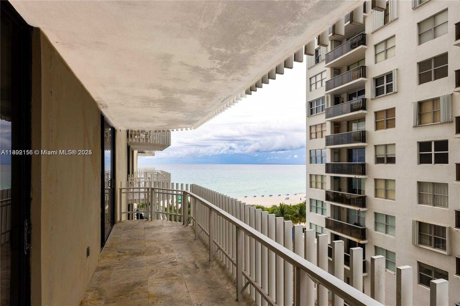Small Image of 6061 COLLINS AVE #7D, Miami Beach Number 2