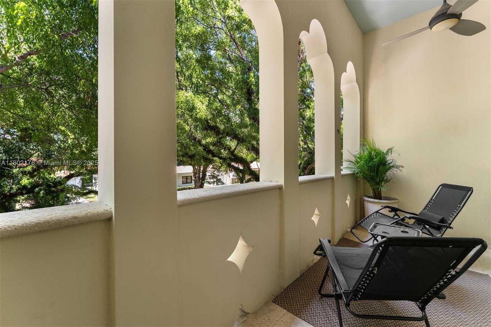 Small Image of 622 MALAGA AVE #622, Coral Gables Number 10