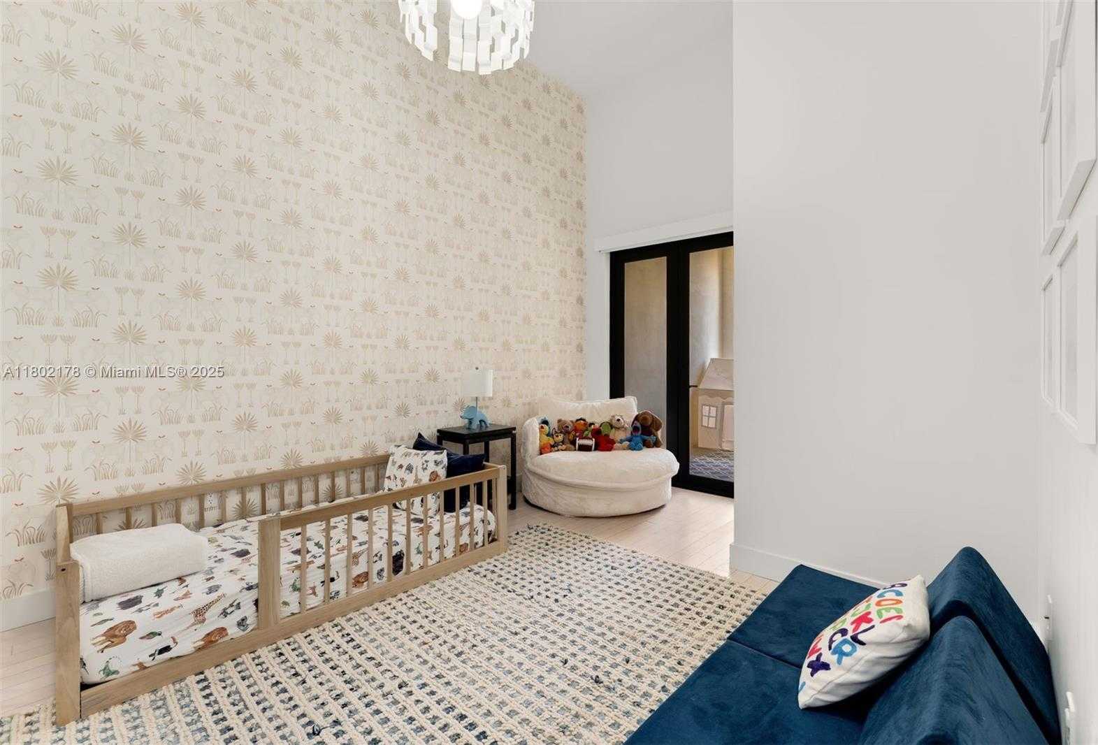 Small Image of 622 MALAGA AVE #622, Coral Gables Number 12