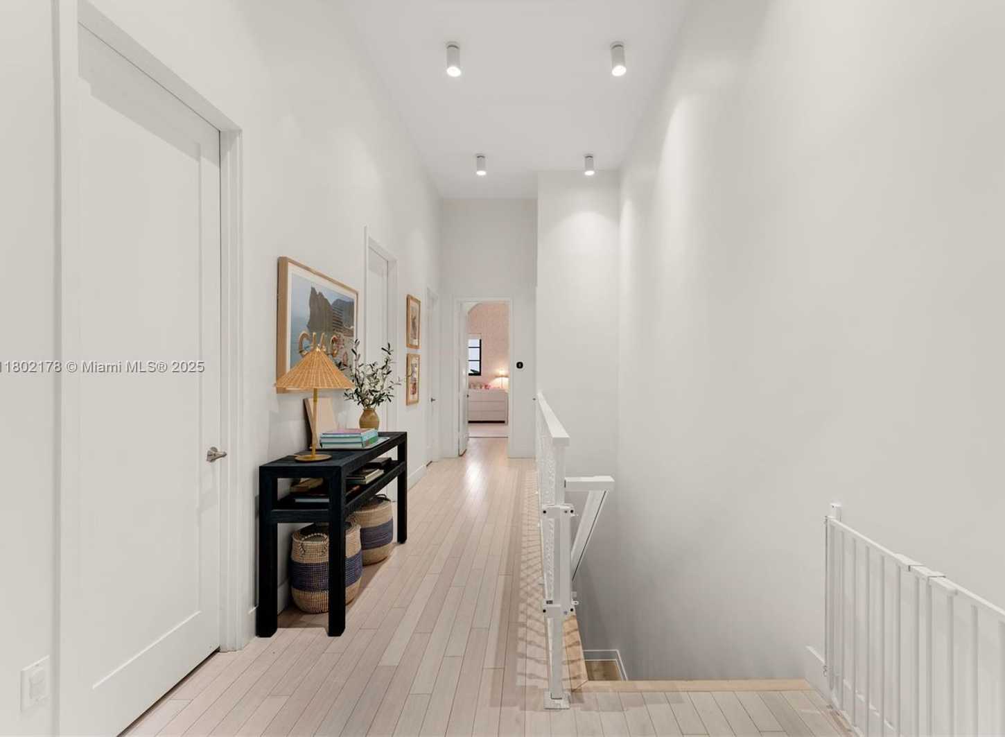 Small Image of 622 MALAGA AVE #622, Coral Gables Number 13