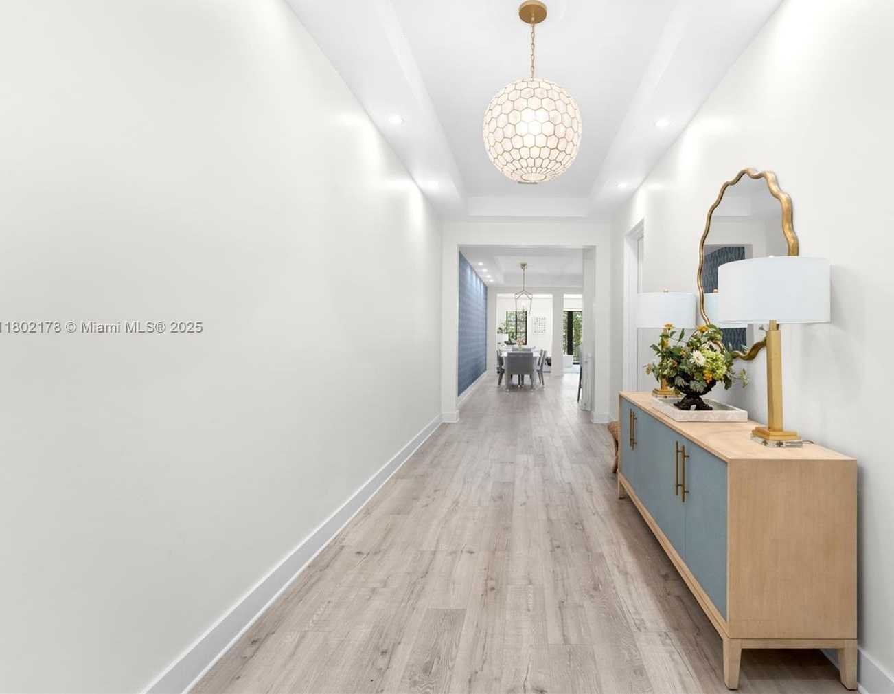 Small Image of 622 MALAGA AVE #622, Coral Gables Number 16