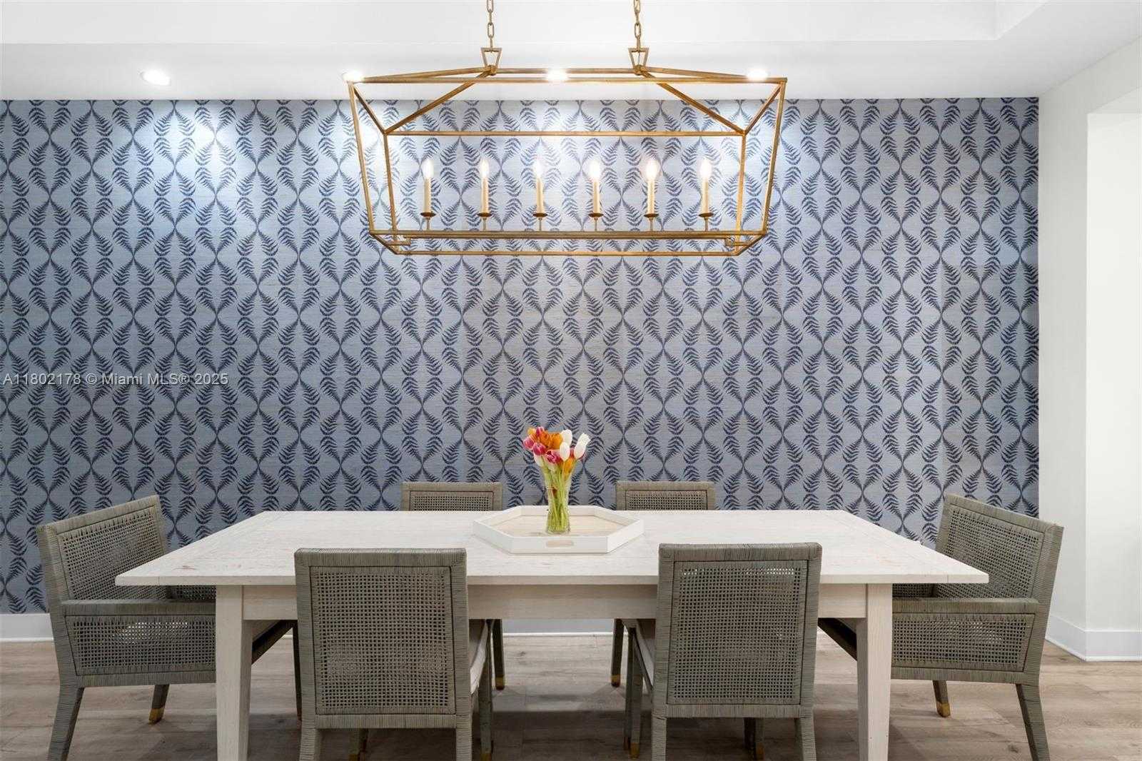 Small Image of 622 MALAGA AVE #622, Coral Gables Number 18