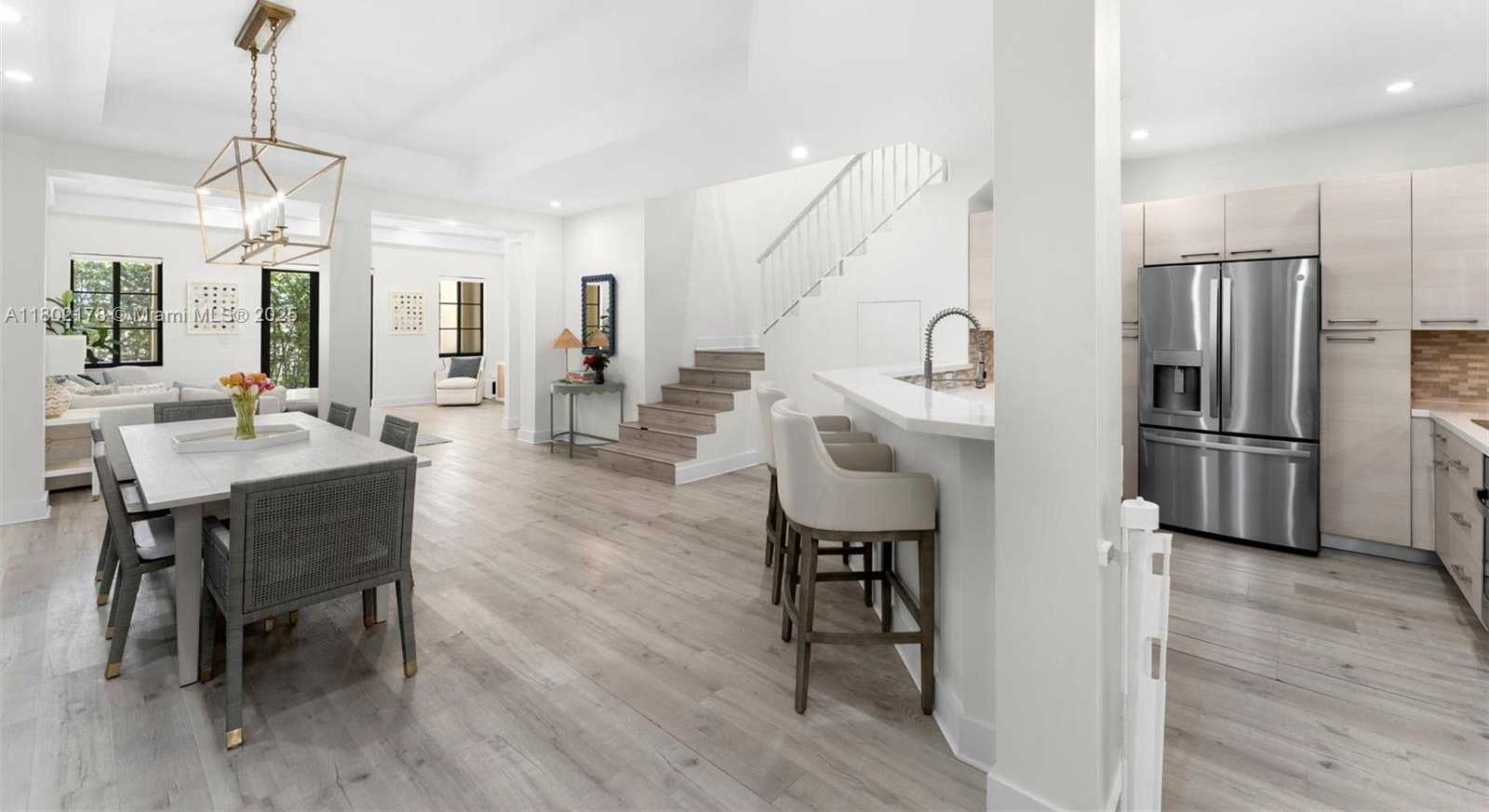 Small Image of 622 MALAGA AVE #622, Coral Gables Number 6