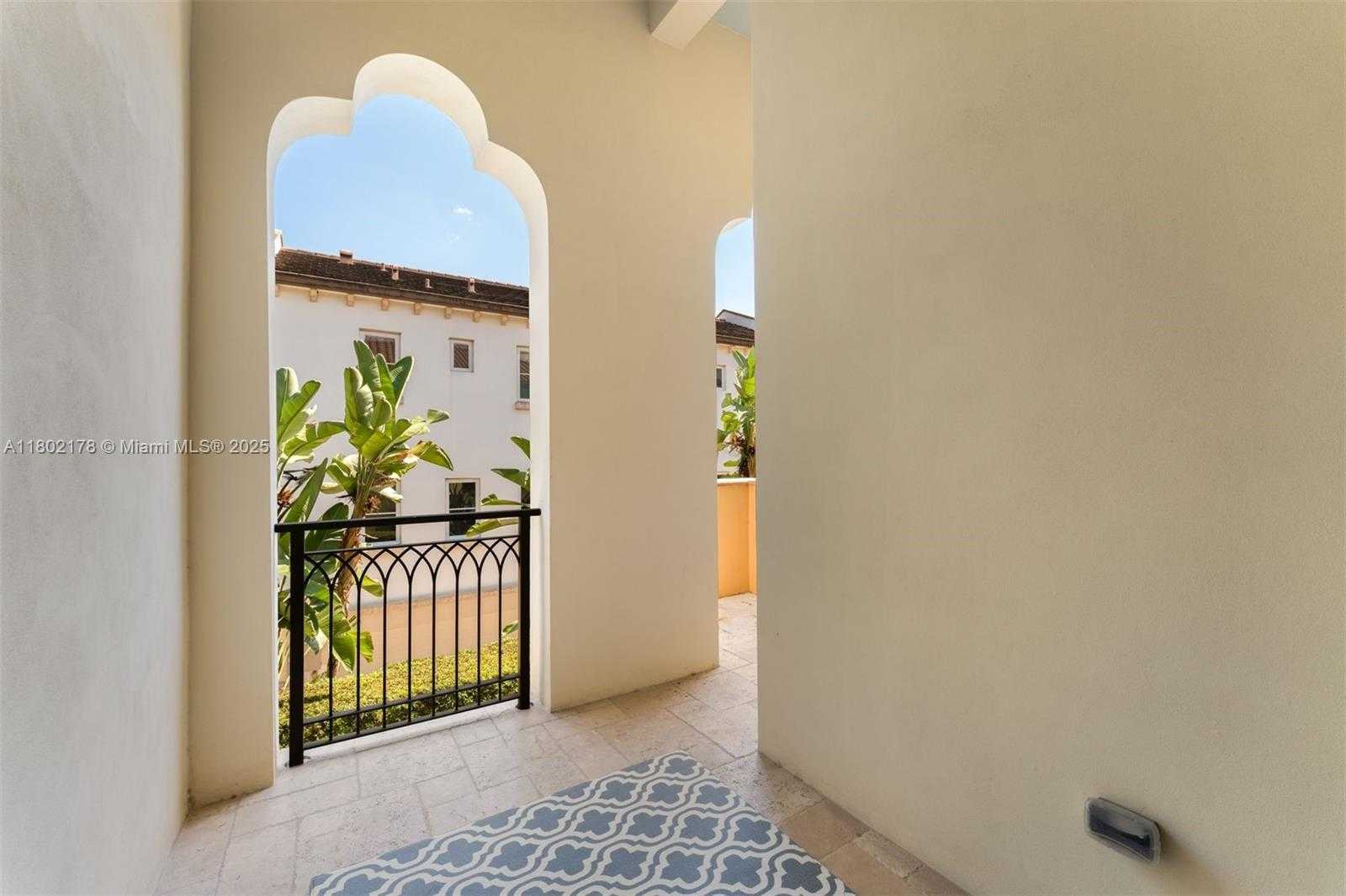 Small Image of 622 MALAGA AVE #622, Coral Gables Number 9
