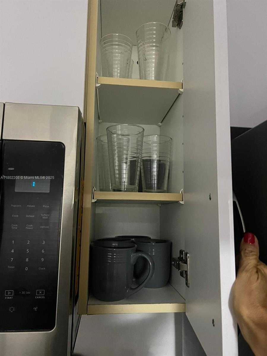 Small Image of 17150 NORTH BAY RD #2218, Sunny Isles Beach Number 10