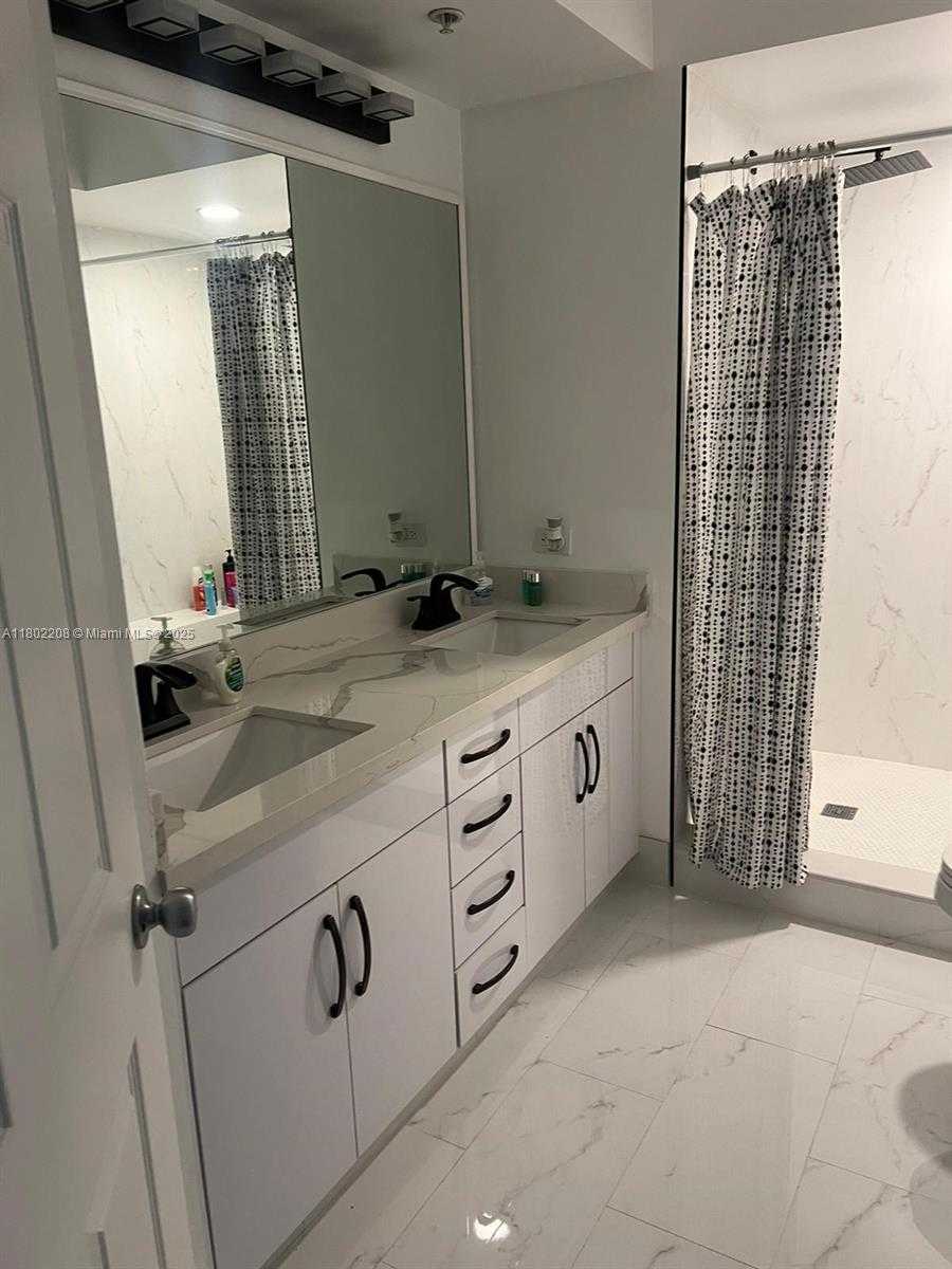 Small Image of 17150 NORTH BAY RD #2218, Sunny Isles Beach Number 18