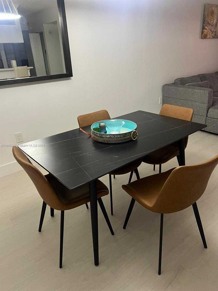 Small Image of 17150 NORTH BAY RD #2218, Sunny Isles Beach Number 4